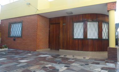 PH  al frente de 3 ambientes con cochera patio y terraza - Wilde