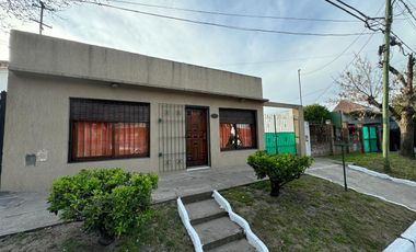 Casa en  4 amb con patio y garage