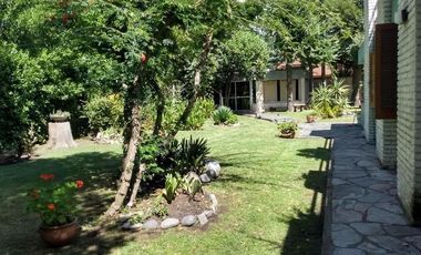 Venta Permuta Importante Residencia 6 Ambientes Magnifica Arquitectura