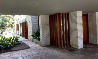 Venta Permuta Importante Residencia 6 Ambientes Magnifica Arquitectura