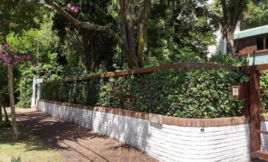 Venta Permuta Importante Residencia 6 Ambientes Magnifica Arquitectura