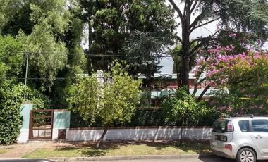 Venta Permuta Importante Residencia 6 Ambientes Magnifica Arquitectura