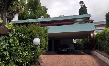 Venta Permuta Importante Residencia 6 Ambientes Magnifica Arquitectura