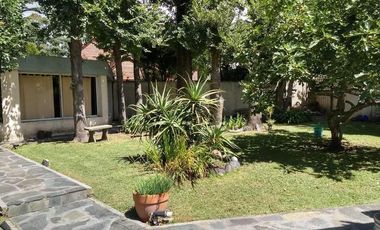 Venta Permuta Importante Residencia 6 Ambientes Magnifica Arquitectura