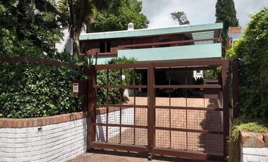 Venta Permuta Importante Residencia 6 Ambientes Magnifica Arquitectura