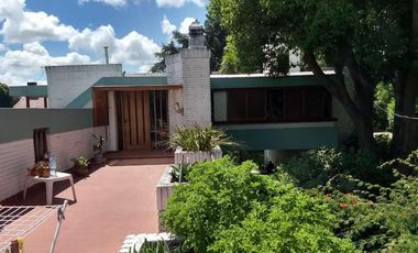 Venta Permuta Importante Residencia 6 Ambientes Magnifica Arquitectura