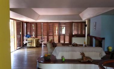 Venta Permuta Importante Residencia 6 Ambientes Magnifica Arquitectura