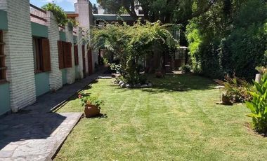 Venta Permuta Importante Residencia 6 Ambientes Magnifica Arquitectura