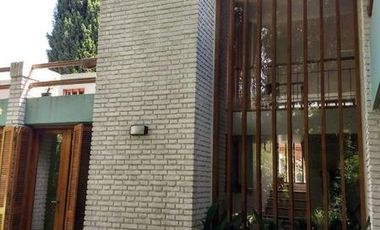 Venta Permuta Importante Residencia 6 Ambientes Magnifica Arquitectura