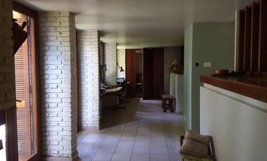 Venta Permuta Importante Residencia 6 Ambientes Magnifica Arquitectura