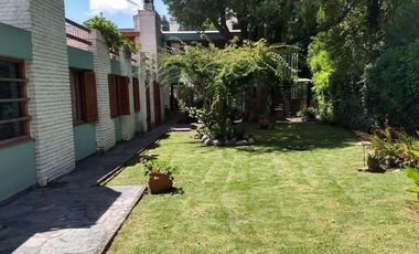 Venta Permuta Importante Residencia 6 Ambientes Magnifica Arquitectura