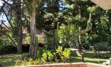Venta Permuta Importante Residencia 6 Ambientes Magnifica Arquitectura