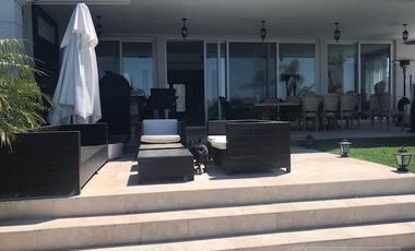 Hermosa casa estilo francés en Muelles, Puertos del Lago