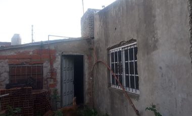 Casa en venta - 5 Dormitorios 3 Baños - 230mts2 - Longchamps