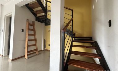 Venta PH 3 ambientes con balcón en Bernal