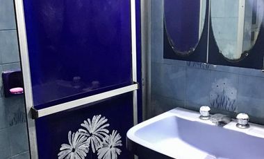Venta casa 6 ambientes con cochera, patio con parrilla y terraza  en Quilmes (24989)