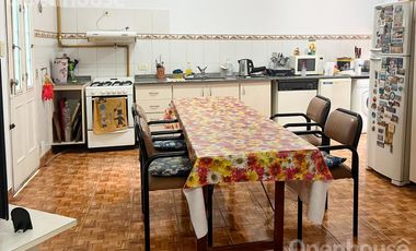 VENTA CASA AMPLIA Y LUMINOSA EN EL CORAZÓN DE MATADEROS