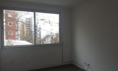 Oficina en venta. Muy luminosa.