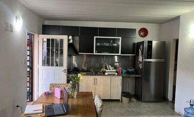 PH DE 3 AMBIENTES VENTA EN Mentruyt  766  (LOMAS DE ZAMORA)