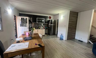 PH DE 3 AMBIENTES VENTA EN Mentruyt  766  (LOMAS DE ZAMORA)