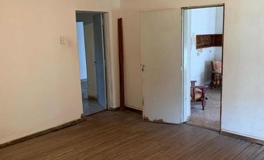 Casa en venta - 2 dormitorios 1 baño 1 cochera - 130mts2  - Mechita