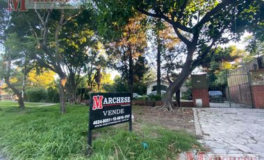 Terreno con chalet en venta en Castelar norte