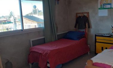 CASA EN VENTA CON GRAN FONDO 4 AMBIENTES EN SAN VICENTE CANNING