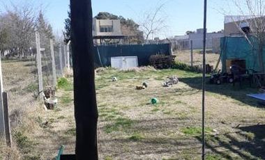 CASA EN VENTA CON GRAN FONDO 4 AMBIENTES EN SAN VICENTE CANNING
