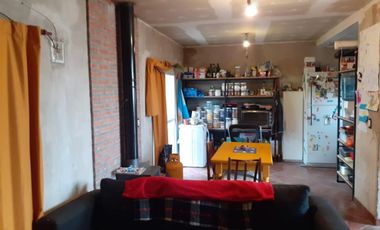 CASA EN VENTA CON GRAN FONDO 4 AMBIENTES EN SAN VICENTE CANNING
