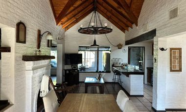 Casa en venta Campos de Echeverria Canning