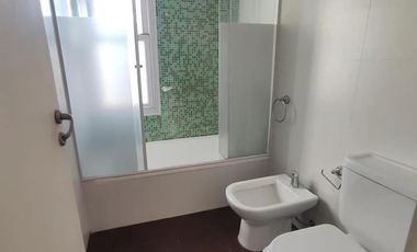 Casa en venta - 4 Dormitorios 2 Baños - Cocheras - 350Mts2 - El Palomar, Cañuelas