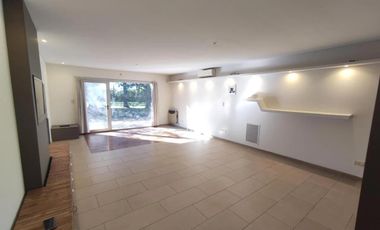 Casa en venta - 4 Dormitorios 2 Baños - Cocheras - 350Mts2 - El Palomar, Cañuelas