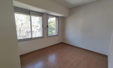 Casa en venta - 4 Dormitorios 2 Baños - Cocheras - 350Mts2 - El Palomar, Cañuelas