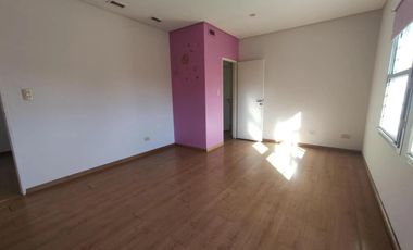 Casa en venta - 4 Dormitorios 2 Baños - Cocheras - 350Mts2 - El Palomar, Cañuelas