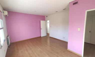 Casa en venta - 4 Dormitorios 2 Baños - Cocheras - 350Mts2 - El Palomar, Cañuelas