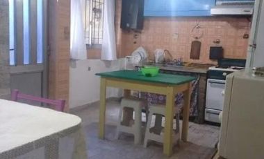 Casa en Venta - 3 dormitorios 1 baño - 80mts2  - Remedios De Escalada