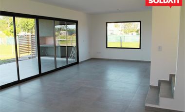 Casa en Venta Santa Elisa, Pilar del Este