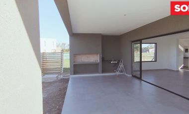 Casa en Venta Santa Elisa, Pilar del Este