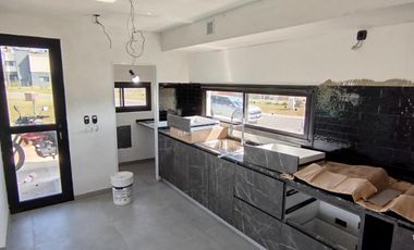 Casa en Venta Santa Elisa, Pilar del Este