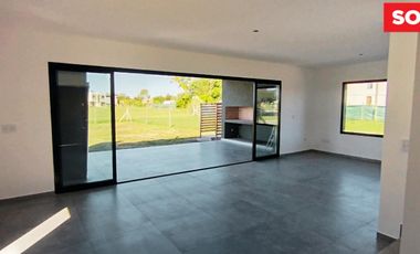Casa en Venta Santa Elisa, Pilar del Este