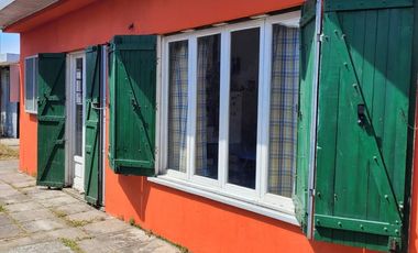 |CASA CON TODOS LOS SERVICIOS EN ZONA ALTA DE  MAR DE AJO|