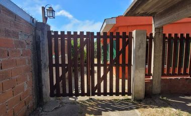 |CASA CON TODOS LOS SERVICIOS EN ZONA ALTA DE  MAR DE AJO|