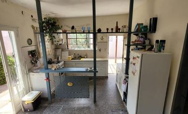 |CASA CON TODOS LOS SERVICIOS EN ZONA ALTA DE  MAR DE AJO|