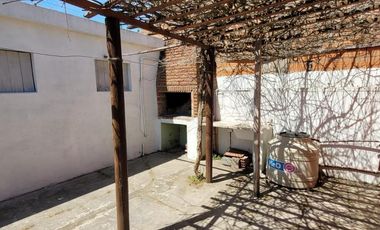 |CASA CON TODOS LOS SERVICIOS EN ZONA ALTA DE  MAR DE AJO|