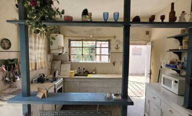 |CASA CON TODOS LOS SERVICIOS EN ZONA ALTA DE  MAR DE AJO|
