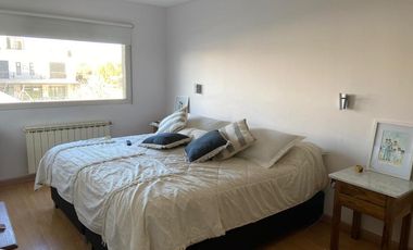 VENTA Casa de 270m2 con Habitaciones 4 y Pileta en el Barrio Rincón de Emilio - Neuquen