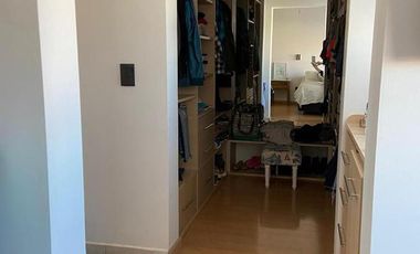 VENTA Casa de 270m2 con Habitaciones 4 y Pileta en el Barrio Rincón de Emilio - Neuquen