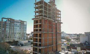 Departamento-venta 1 dormitorio-contrafrente-45  metros-Pozo -Avenida 7-La Plata