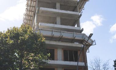 Departamento-venta 1 dormitorio-contrafrente-45  metros-Pozo -Avenida 7-La Plata