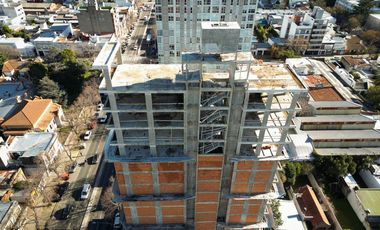 Departamento-venta 1 dormitorio-contrafrente-45  metros-Pozo -Avenida 7-La Plata
